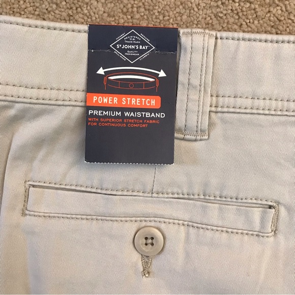 St Johns Bay Mens Cargo Shorts NEW Size 40 Comfort Stretch Putty Off White - Picture 10 of 10